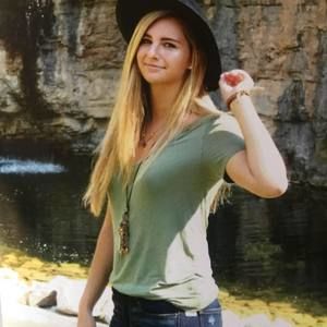 Meet your Posher, Lexi